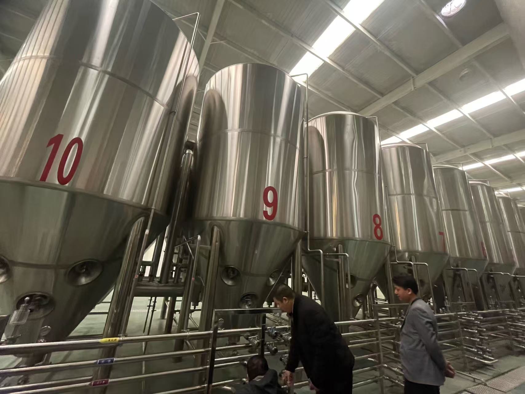 康保精酿啤酒设备厂—平面布置、设备设计、制造、调试、培训等一条龙服务