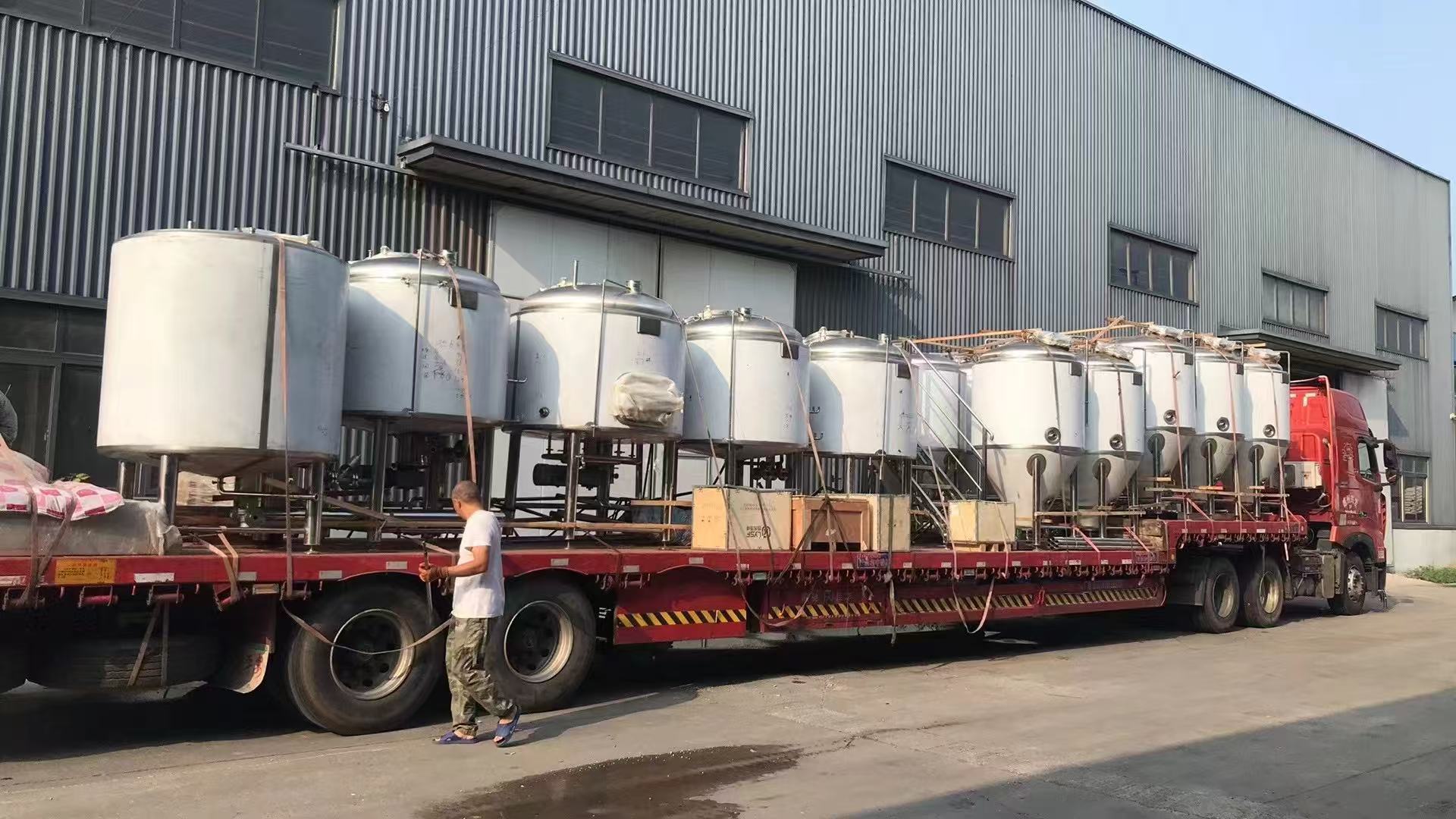 康保精酿啤酒设备厂—中小型精酿啤酒厂提供服务